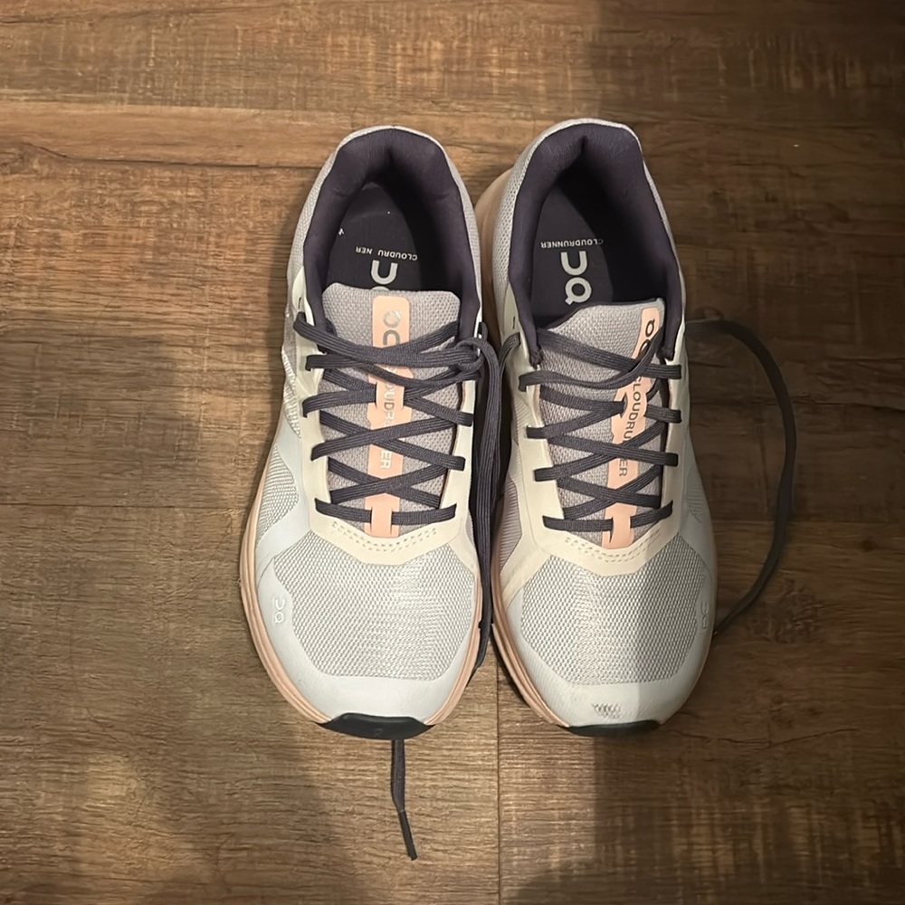 On Running Women's Athletic Shoes - Gray and Peach